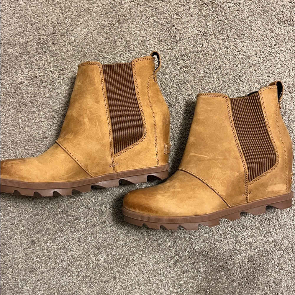 Sorel Women's Tan Ankle Boots